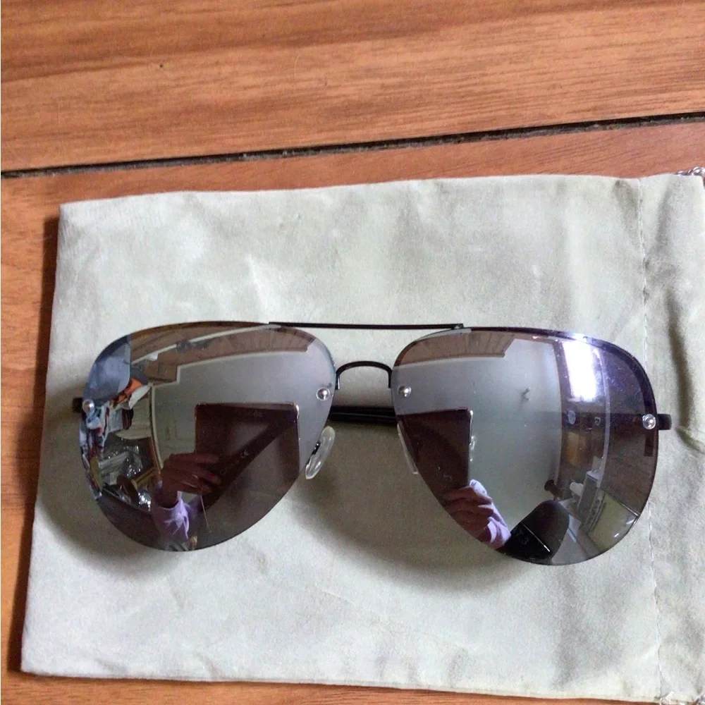 ! SOLD❌❌Rare Quay Muse mirrored aviators - Picture 2 of 6